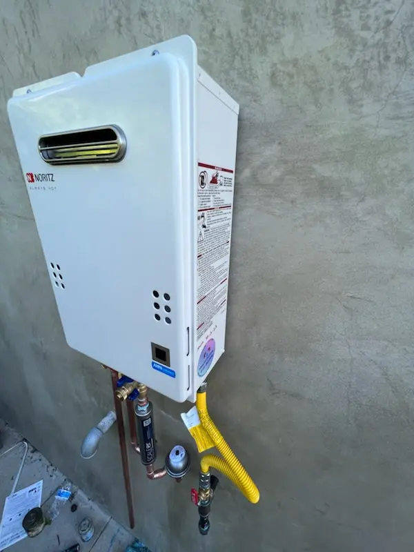 Tankless water heater installation for Robla homes
